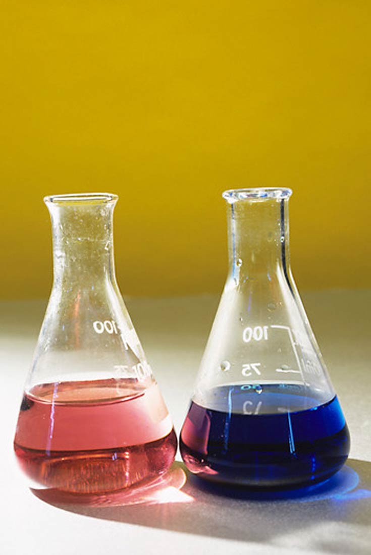Dodavanjem kloridnih iona, ružičasta boja otopine mijenja se u plavu