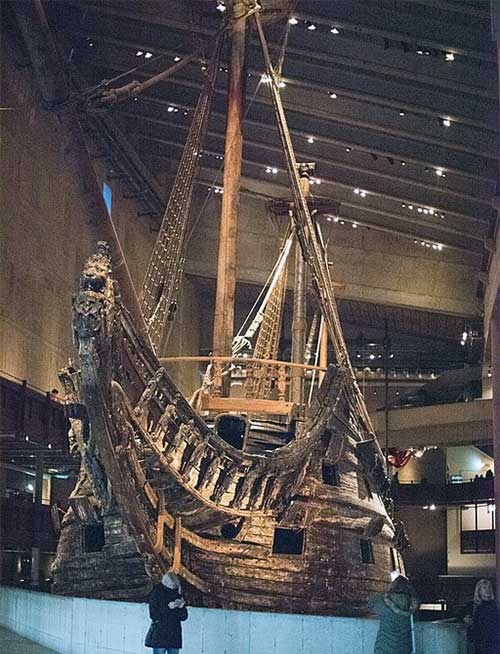Restaurirani i konzervirani brod Vasa izložen u muzeju (Stockholm, Švedska).