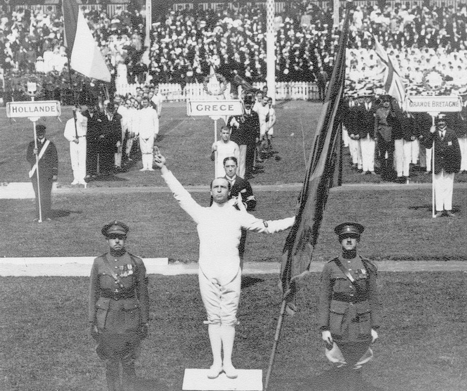 Na slici je Victor Boin polaže prvu olimpijsku prisegu na OI 1920.
