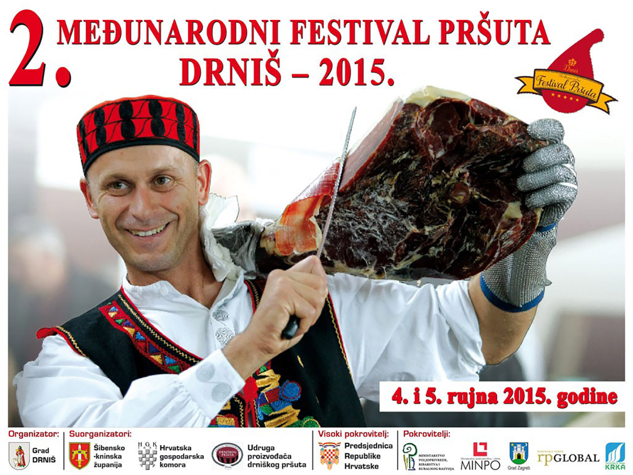 Plakat za festival pršuta - čovjek drži pršut kao da je glazbalo na kojem svira.