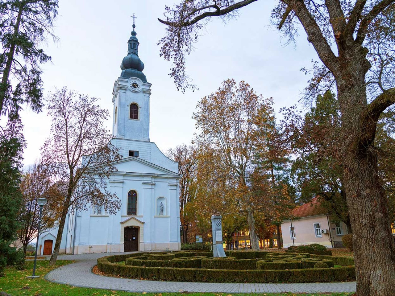Crkva sv. Petra u Ivanić-Gradu. 