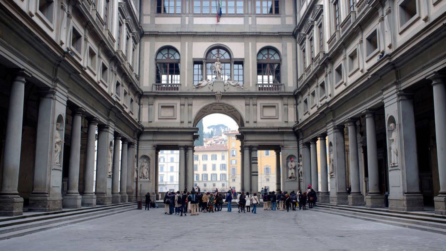 Slika prikazuje muzej Galleria degli Uffizi u Firenci.