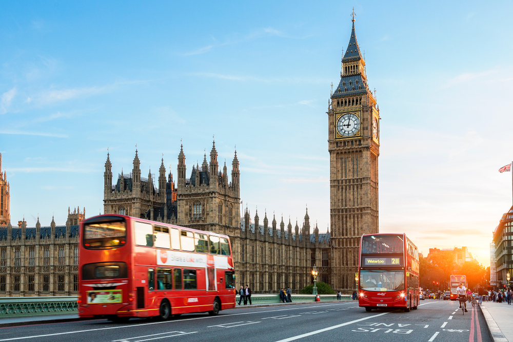 Na slici je prikazan londonski Big Ben.