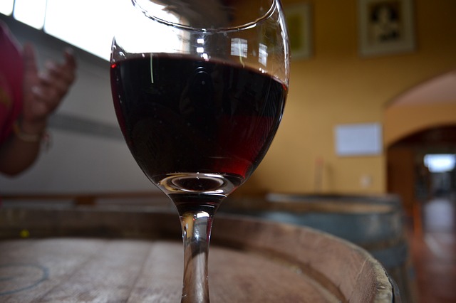 Vinska industrija koriste kvasce za dobivanje različitih vrsta vina.