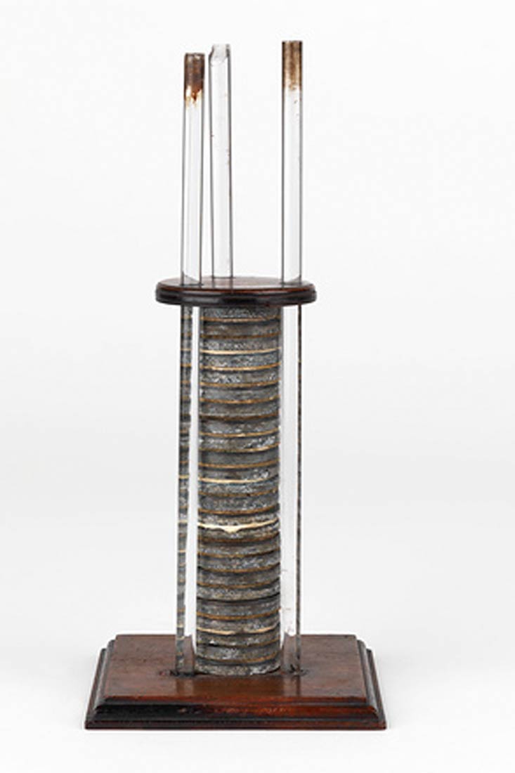 Originalni Voltin stup načinjen 1799. godine.