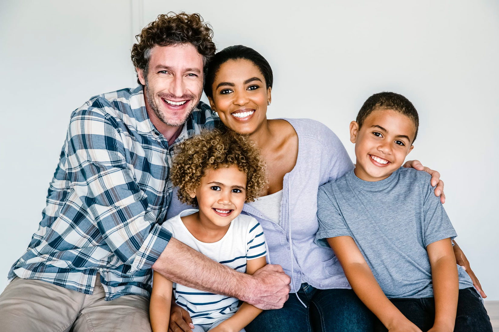 Slika 1. Prikaz obitelji čiji su pripadnici različite boje kože