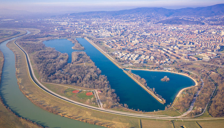 Snimka jarunskog jezera iz zraka. Pored jezera vidimo i dio toka rijekeSave